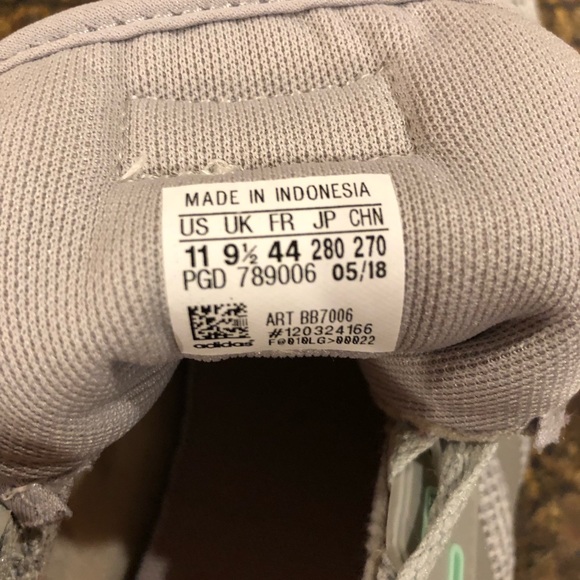 Nike - Picture 4 of 4